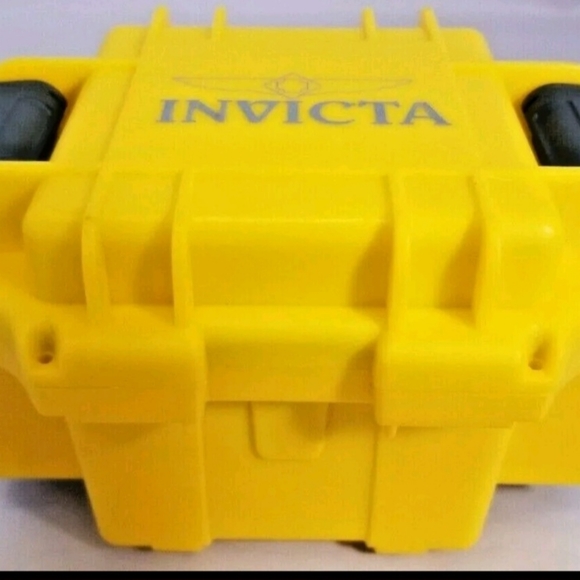 Invicta 31520 Reserve Men's Chronograph Quartz Watch With Invicta Protective Har - Picture 4 of 4